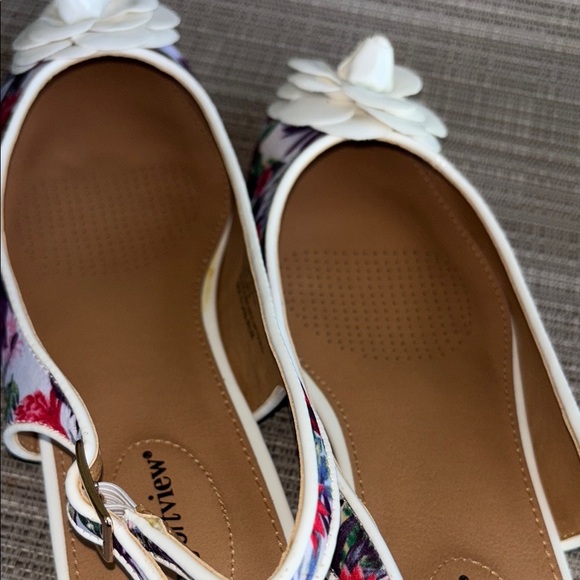 Comfortview Floral Slingback Flats - Red, Purple, White - Picture 6 of 17